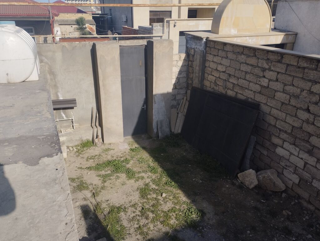 Yeni Suraxanı 5 otaqlı, 300 kv. m, Təmirsiz