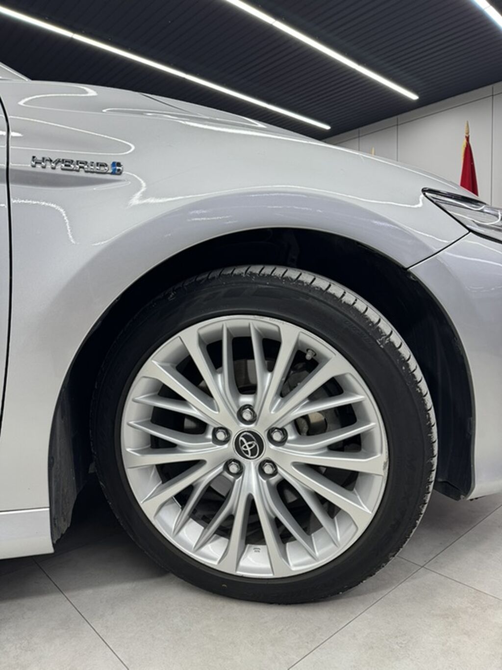 Toyota Camry: 2018 г., 2.5 л, Вариатор, Гибрид, Седан: фото 3