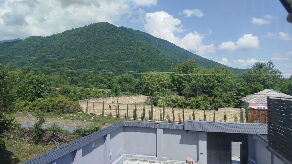 300 kv. m, 4 otaqlı, İnternet, İşıq, Kanalizasiya