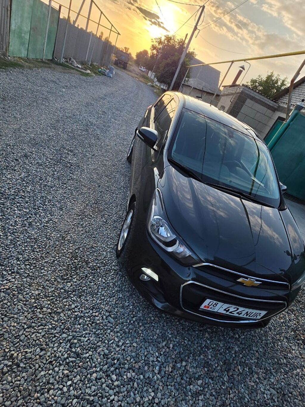 Chevrolet Spark: 2017 г., 1 л, Автомат, Бензин, Хэтчбэк: фото 1