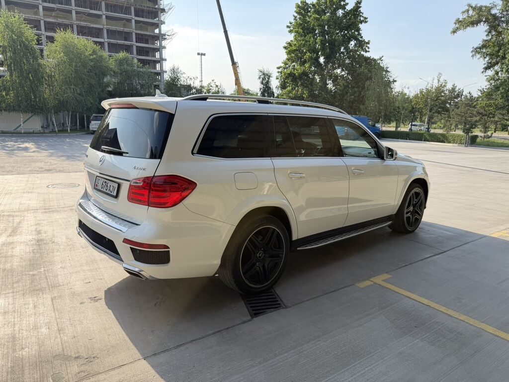 Mercedes-Benz GL-Class: 2014 г., 4.7 л, Автомат, Бензин, Внедорожник: фото 4