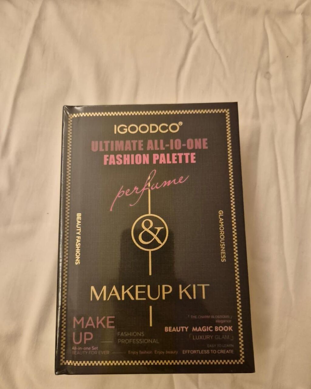 Salam aleykum make up paleti stokda yalniz 2 ededir bu gun ve sabaha