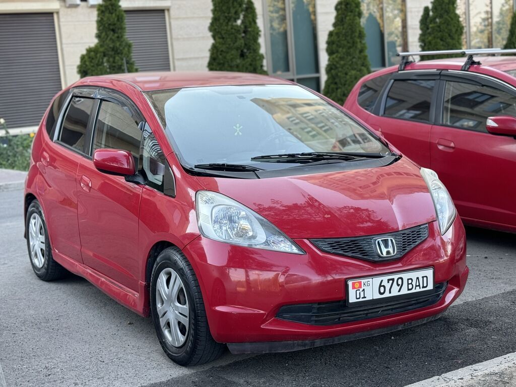Honda Fit: 2009 г., 1.5 л, Автомат, Бензин, Хэтчбэк: фото 1
