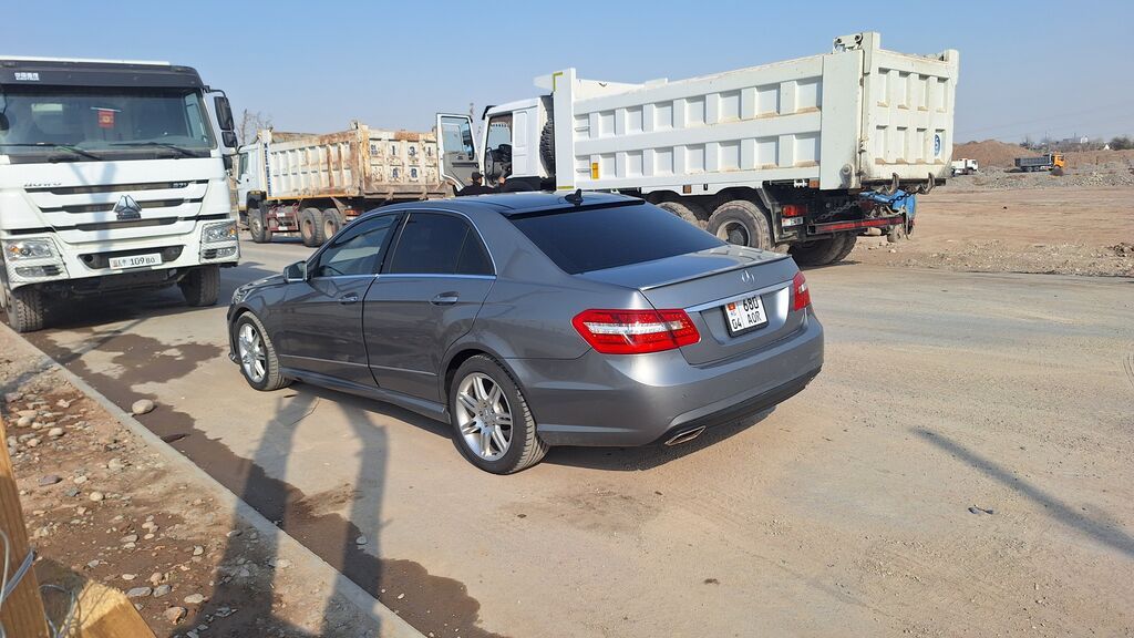 Mercedes-Benz E-Class: 2012 г., 3.5 л, Бензин, Седан: фото 1