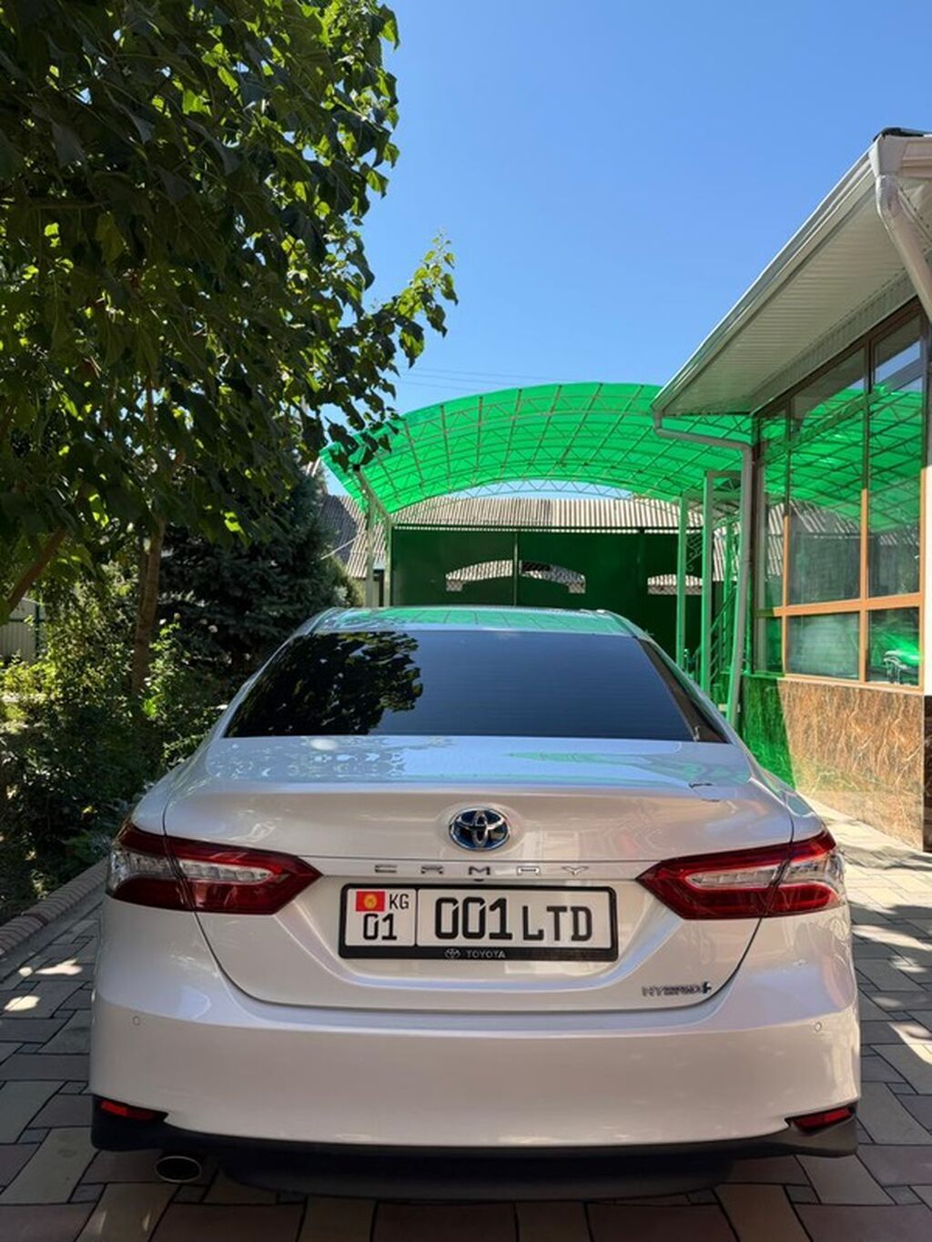 Toyota Camry: 2018 г., 2.5 л, Вариатор, Гибрид, Седан: фото 4
