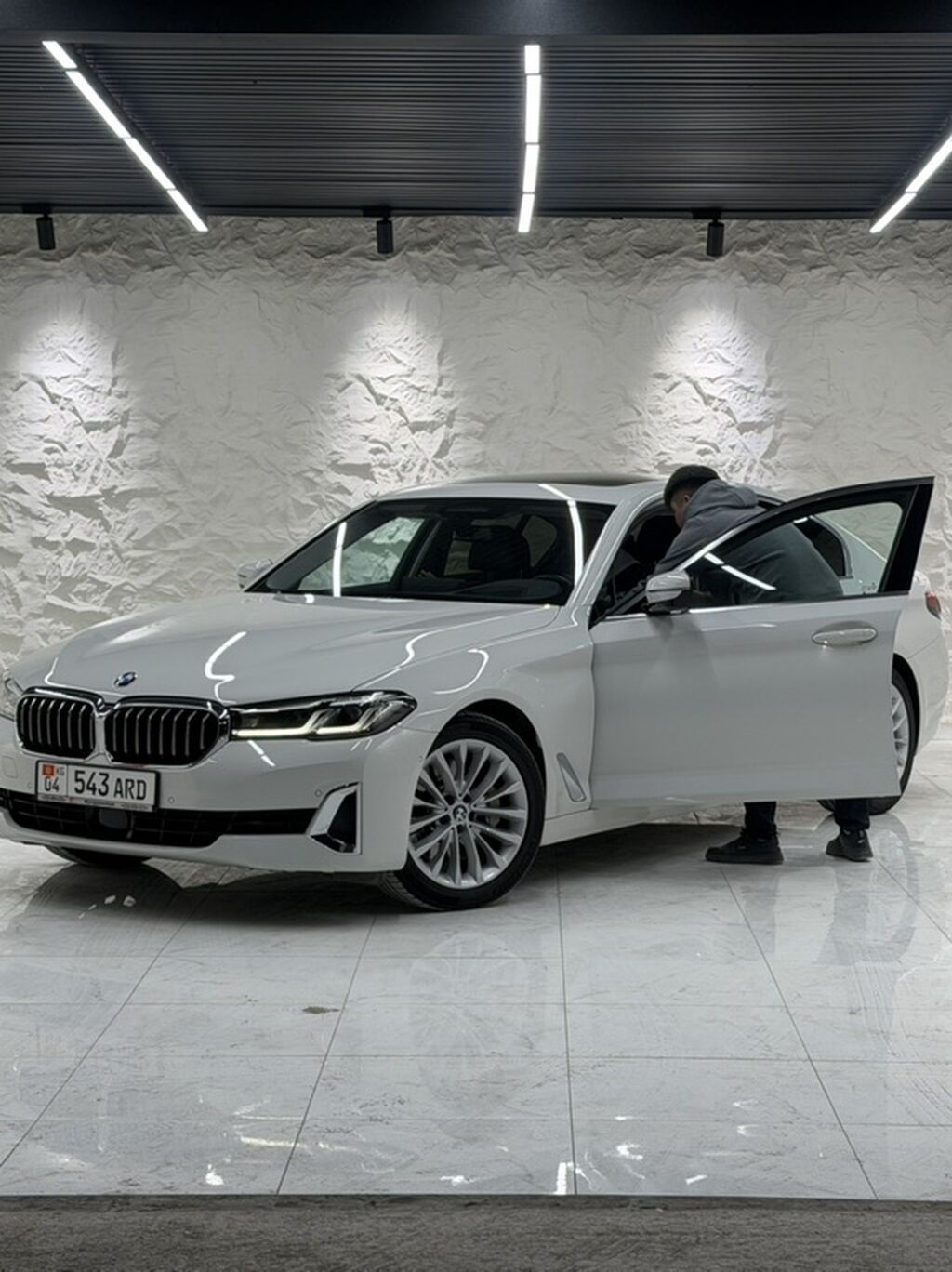 BMW 5 series: 2020 г., 2 л, Автомат, Бензин, Седан: фото 4