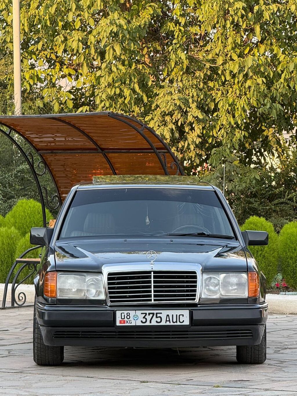 Mercedes-Benz W124