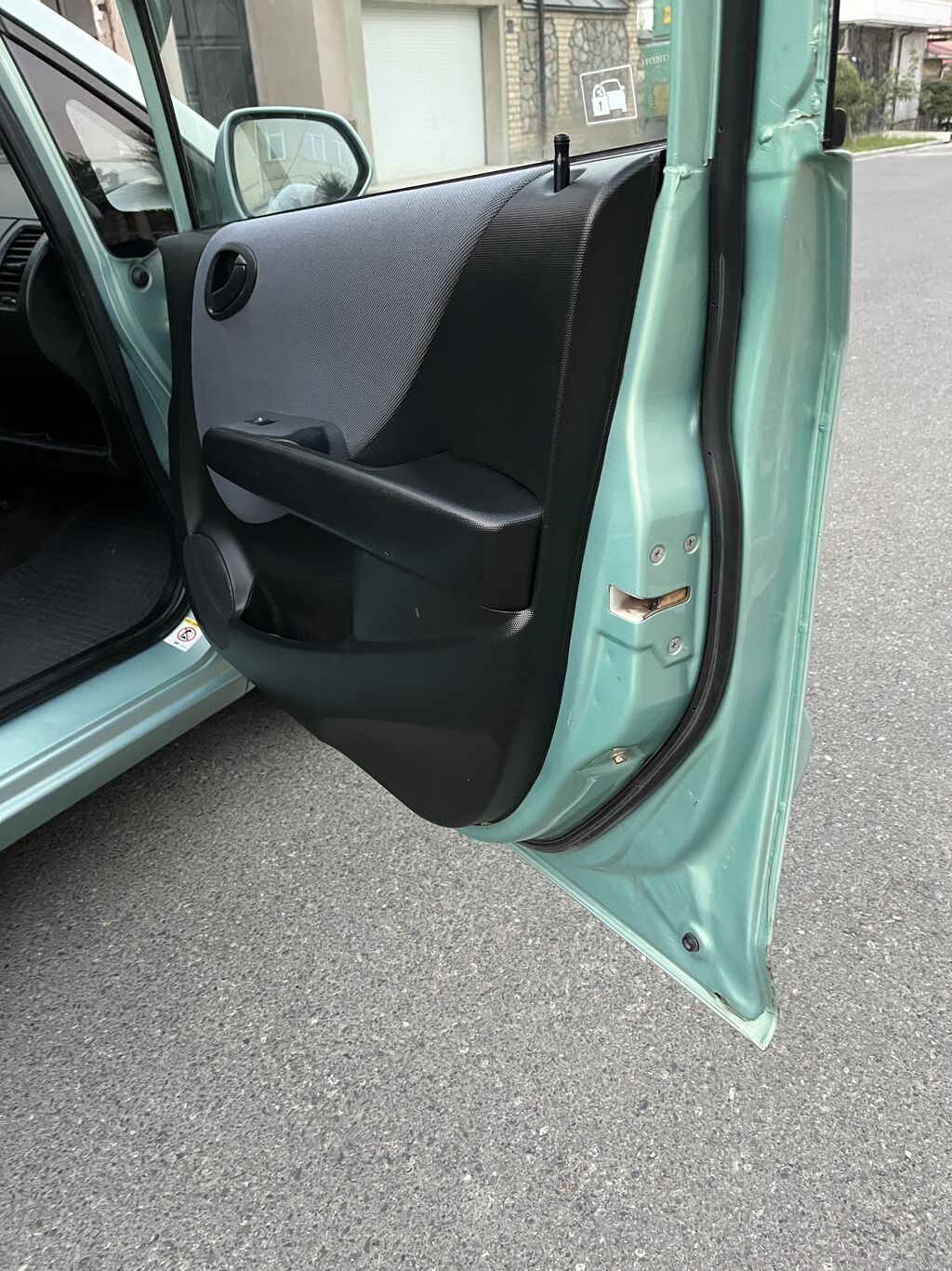 Honda Jazz: 2002 г., 1.4 л, Механика, Бензин, Хэтчбэк: фото 7