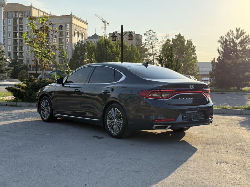 Hyundai Grandeur: 2019 г., 2.4 л, Автомат, Гибрид, Седан: фото 7