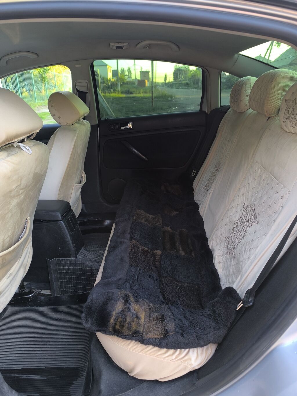 Volkswagen Passat: 2003 г., 1.8 л, Механика, Бензин, Седан: фото 3