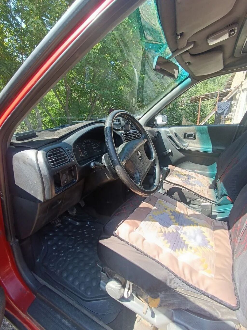 Nissan Sunny: 1991 г., 1.6 л, Механика, Бензин, Седан — фото 3