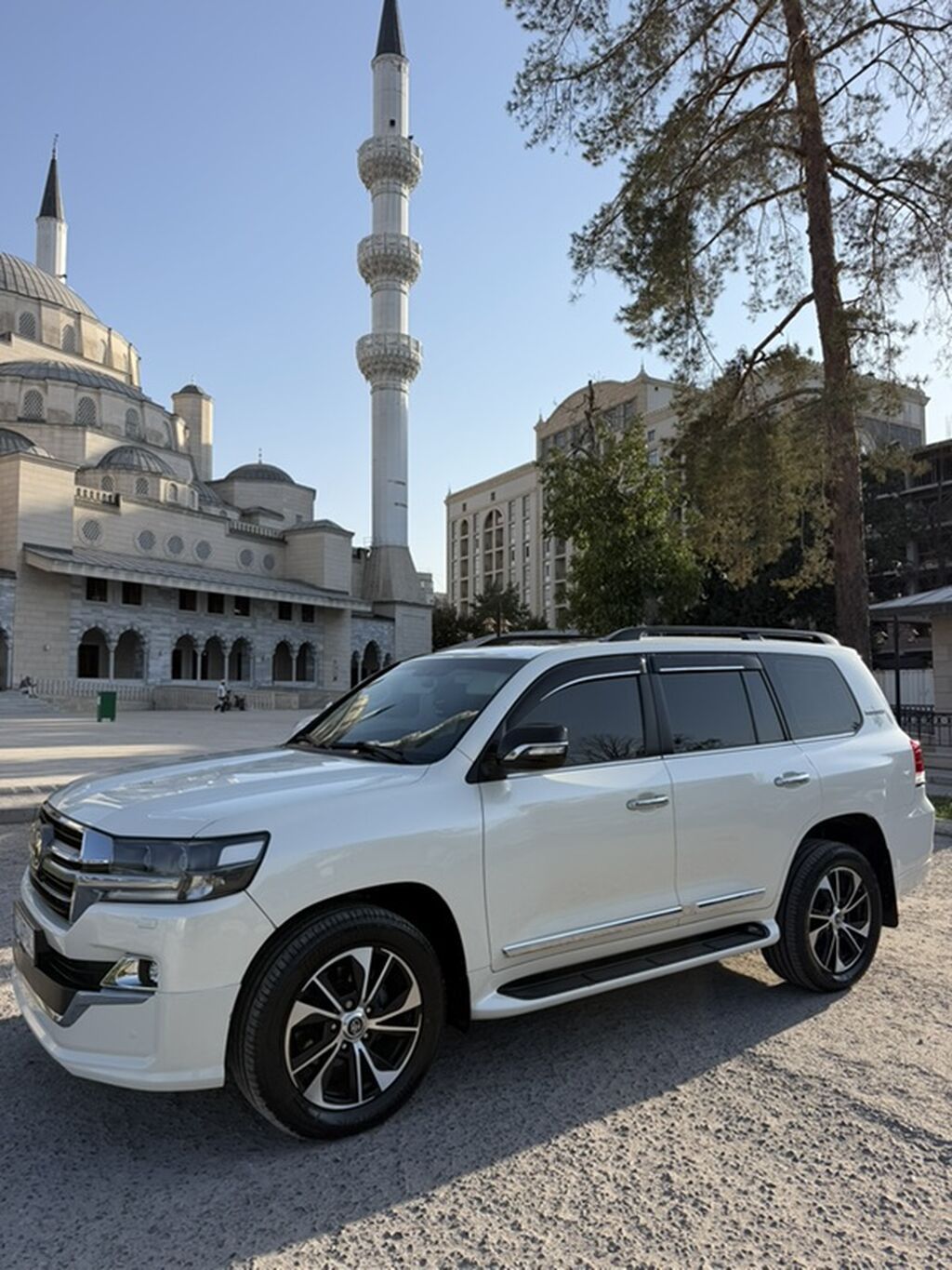Toyota Land Cruiser: 2019 г., 4.7 л, Автомат, Бензин, Внедорожник: фото 3