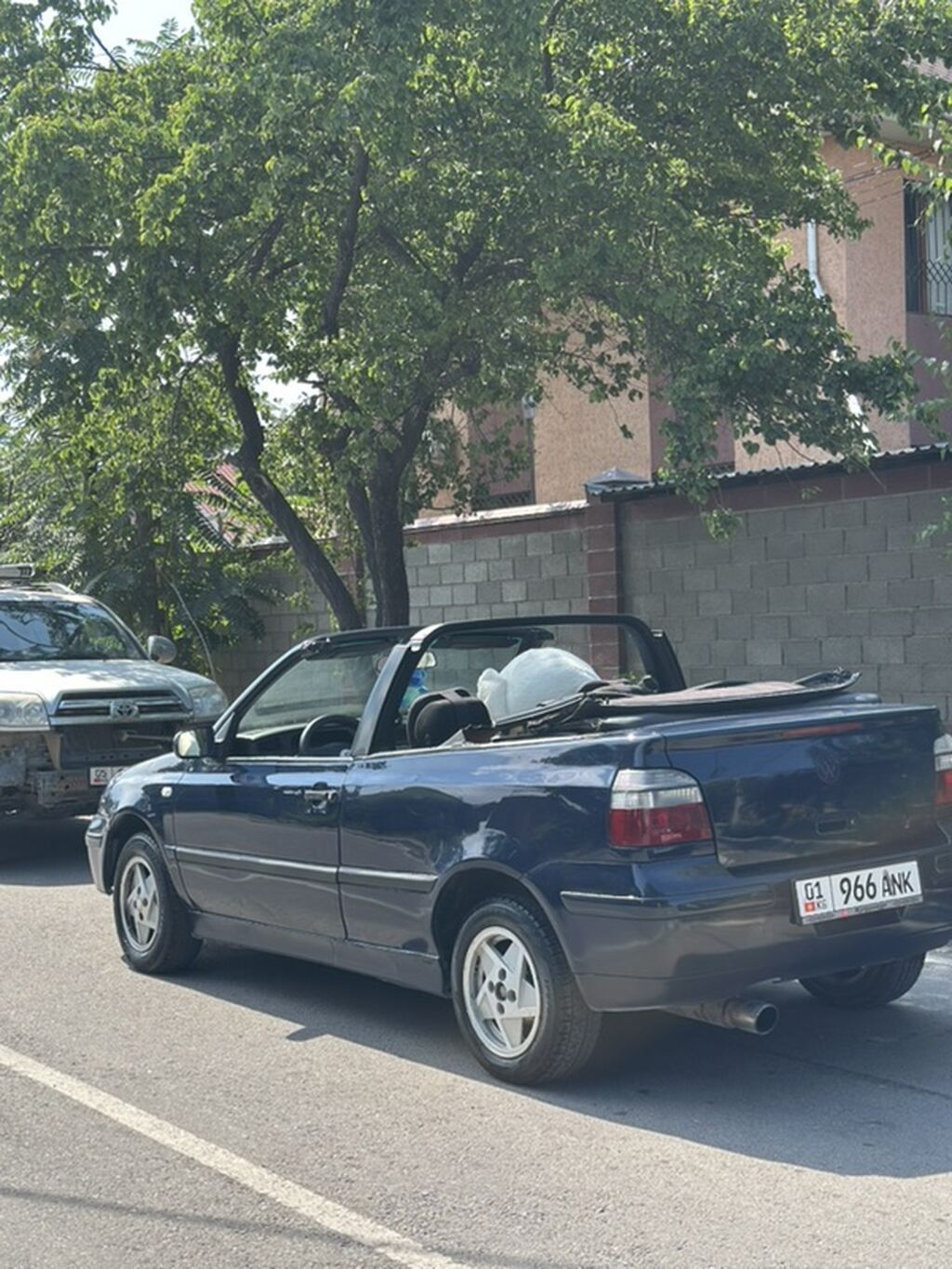 Volkswagen Golf: 2001 г., 2 л, Механика, Бензин, Кабриолет: фото 2