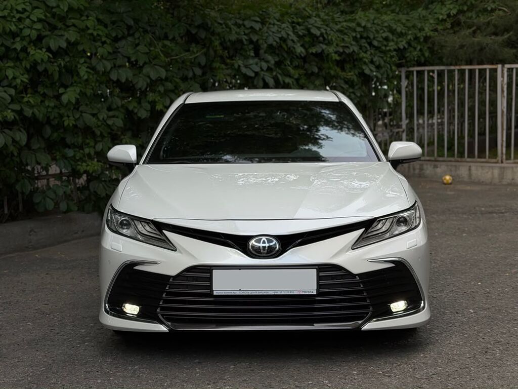 Toyota Camry: 2020 г., 2.5 л, Автомат, Бензин, Седан: фото 2