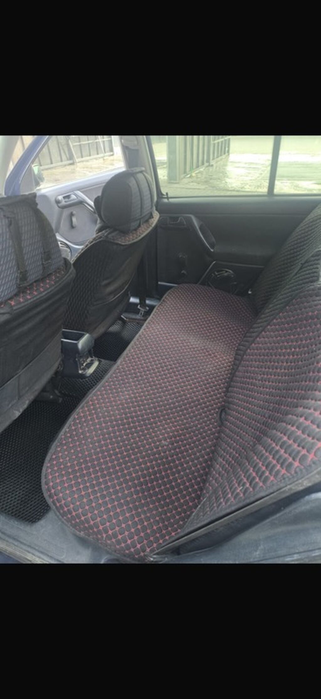 Volkswagen Vento: 1993 г., Механика, Бензин, Седан: фото 6