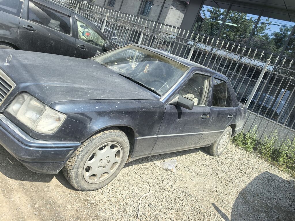 Mercedes-Benz W124: 1994 г., 2.8 л, Механика, Бензин, Седан: фото 3