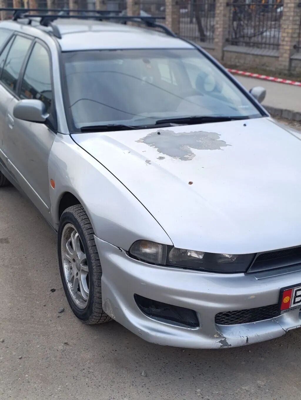 Mitsubishi Galant: 2000 г., 2.4 л, Механика, Бензин, Универсал: фото 1
