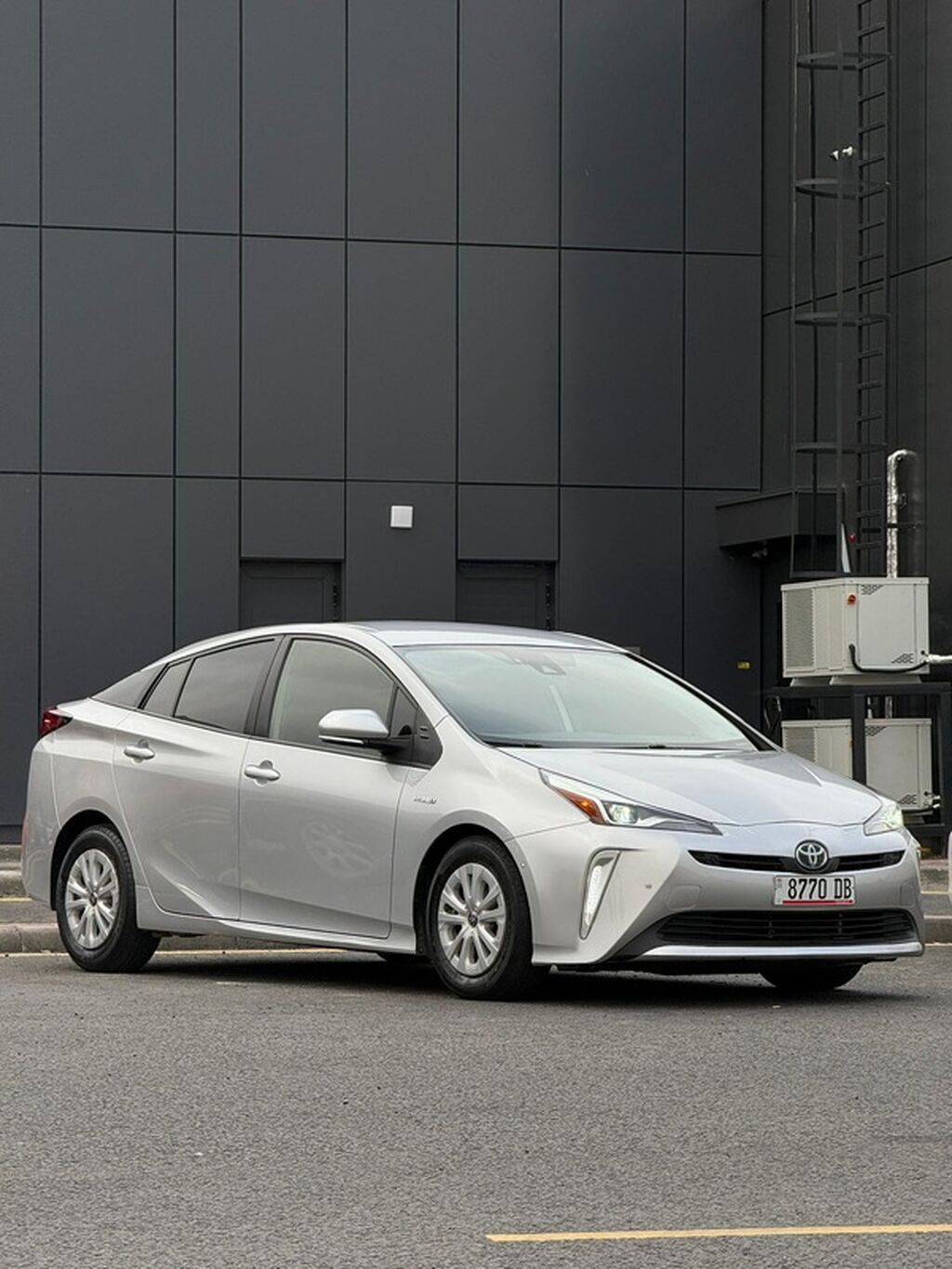 Toyota Prius: 2021 г., 1.8 л, Автомат, Гибрид, Лифтбек: фото 4