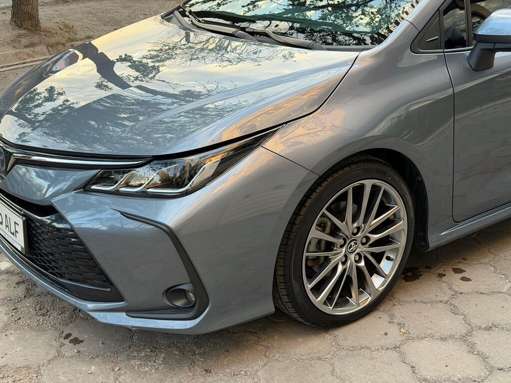 Toyota Corolla: 2023 г., 1.8 л, Автомат, Гибрид, Седан: фото 4