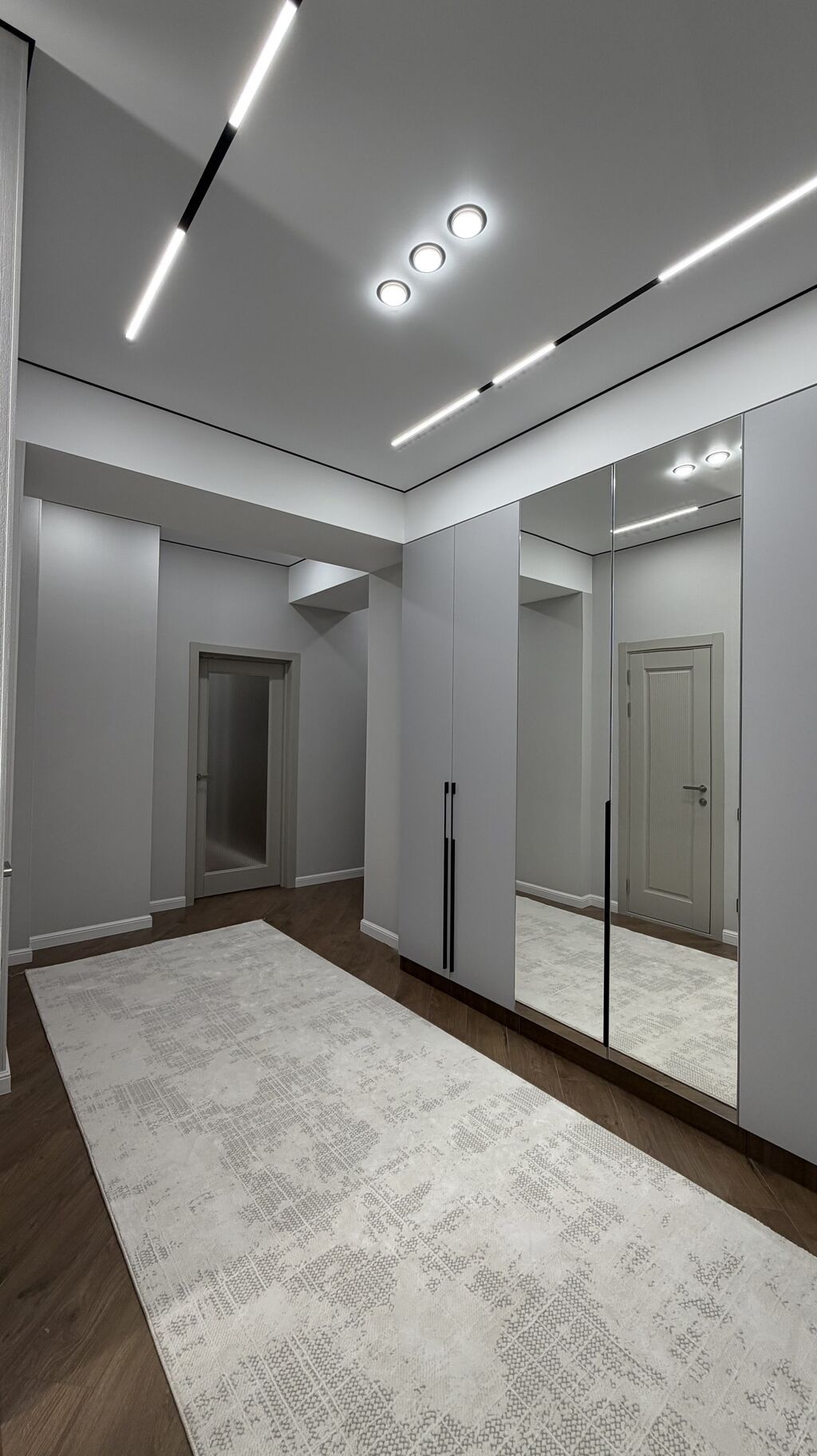 3 комнаты, 104 м², Элитка, 10 этаж, Дизайнерский ремонт: фото 2