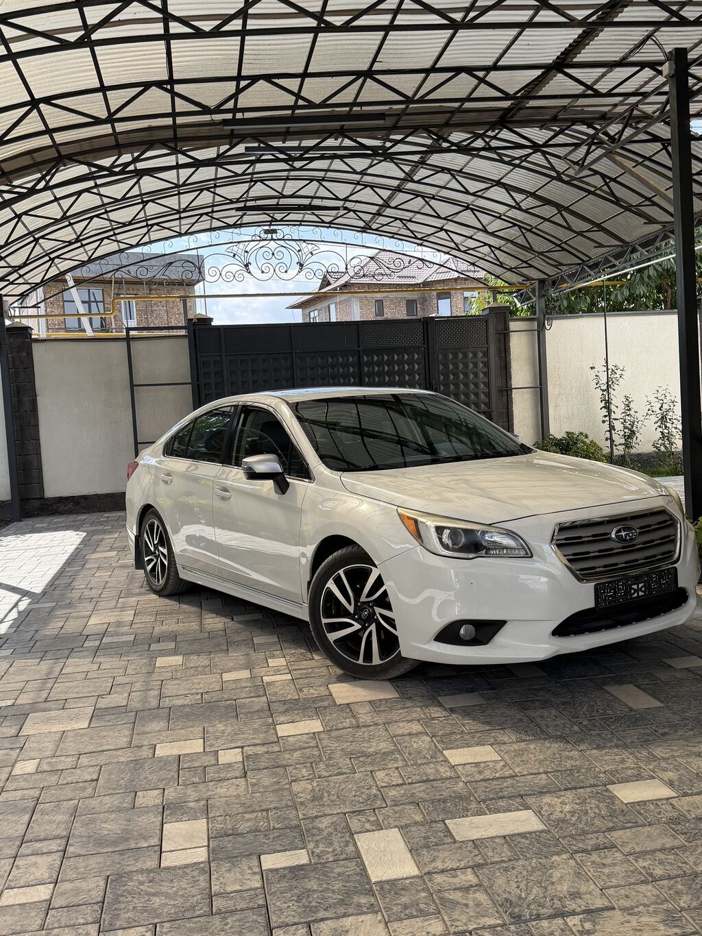 Subaru Legacy: 2017 г., 2.5 л, Вариатор, Бензин, Седан: фото 2