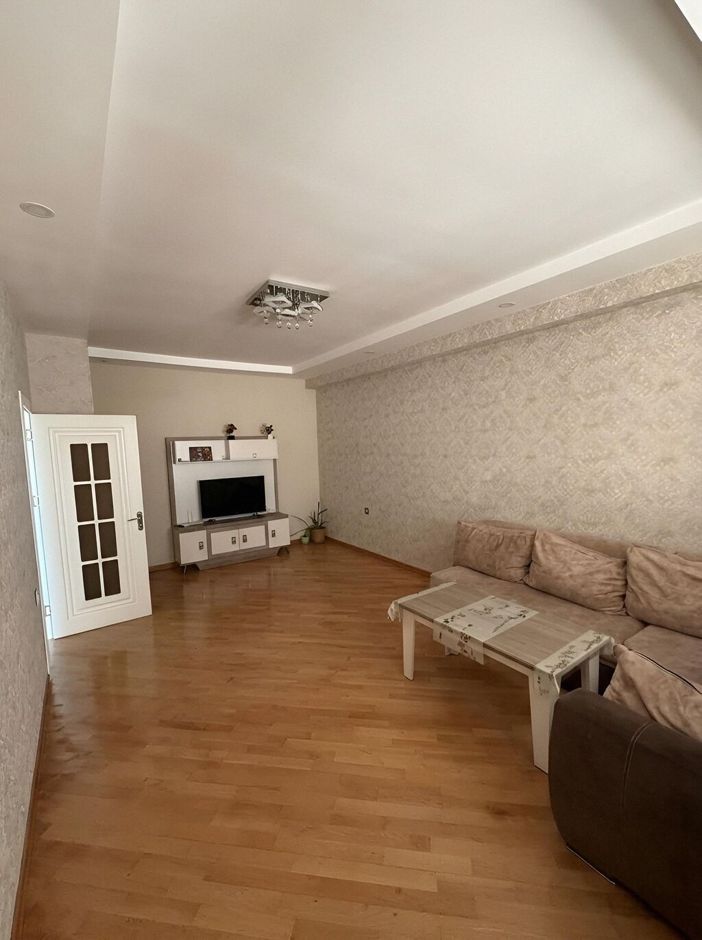 🏡 Salam, Mənzil Şamaxinkada Alibaba restoranından aşağı düşəndə Sağda
