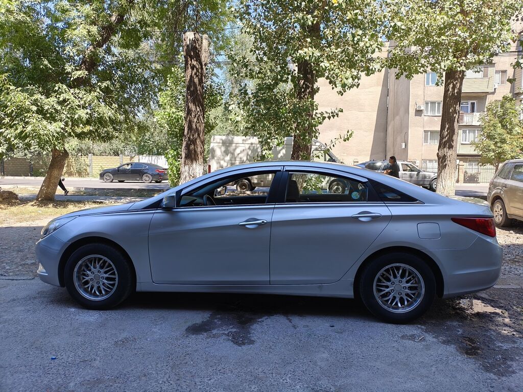 Hyundai Sonata: 2011 г., 2 л, Автомат, Газ, Седан: фото 5