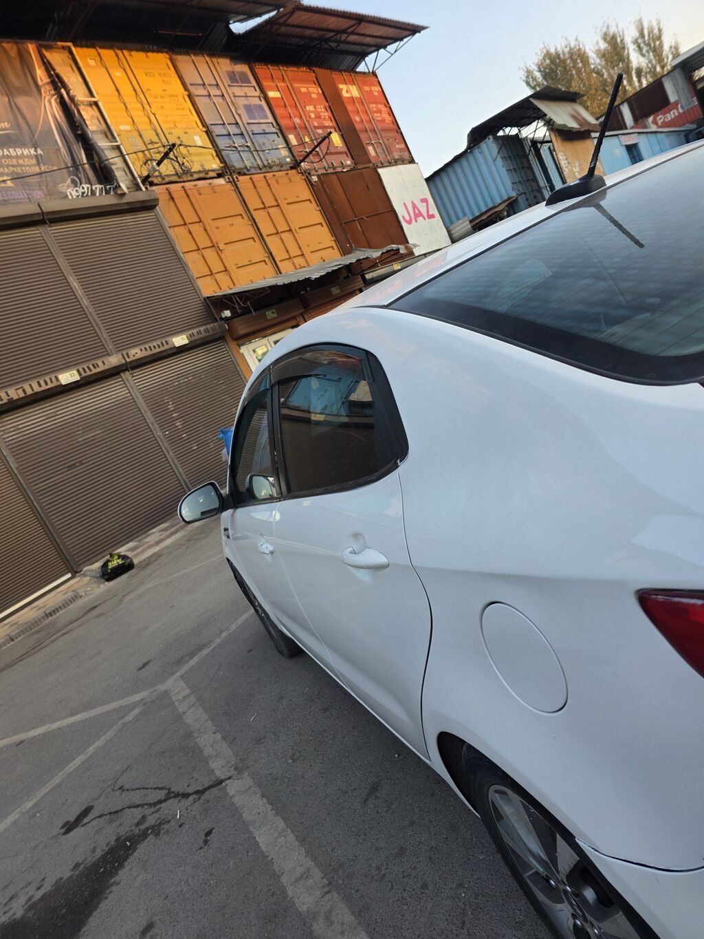 Kia Rio: 2016 г., 1.6 л, Автомат, Газ, Седан: фото 4