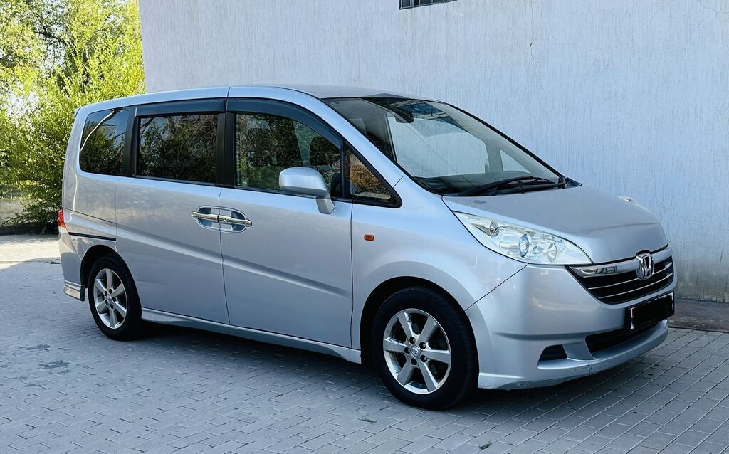 Honda Stepwgn: 2006 г., 2 л, Автомат, Бензин, Минивэн: фото 2