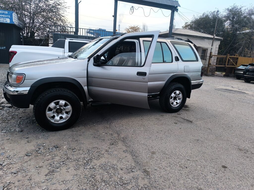 Nissan Pathfinder: 2000 г., 3 л, Механика, Бензин, Внедорожник: фото 5