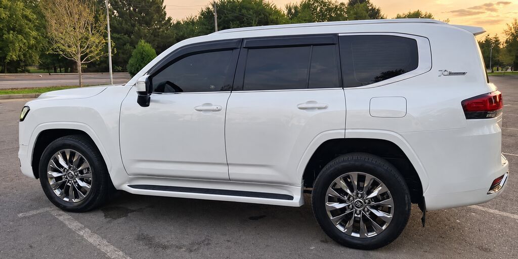 Toyota Land Cruiser: 2022 г., 3.5 л, Автомат, Бензин, Внедорожник: фото 6