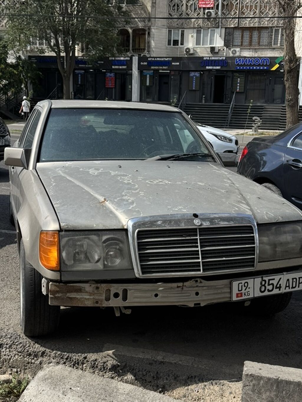 Mercedes-Benz W124: 1987 г., 2.3 л, Механика, Бензин, Седан: фото 4