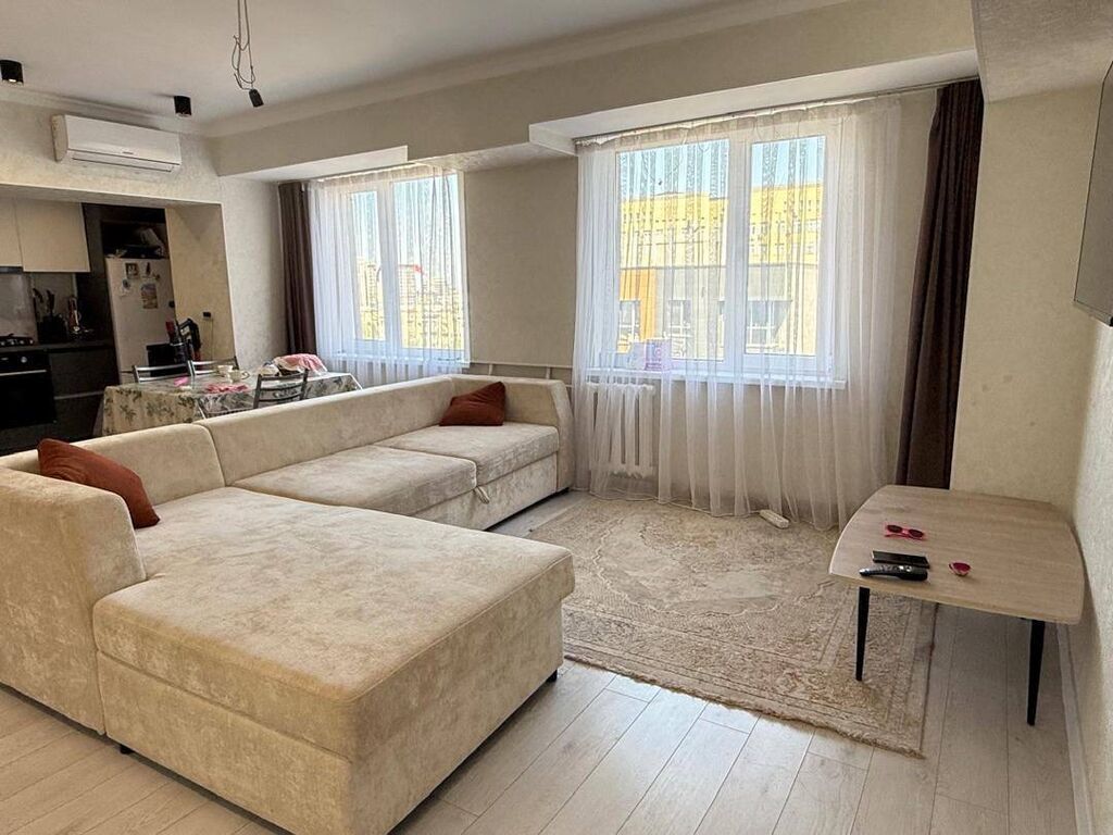 3 комнаты, 70 м², Золотой квадрат 8 этаж: фото 2