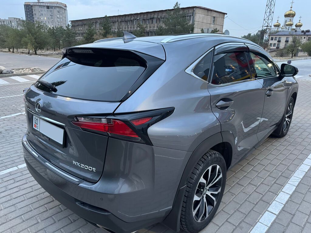 Lexus NX: 2017 г., 2 л, Автомат, Бензин, Кроссовер: фото 2