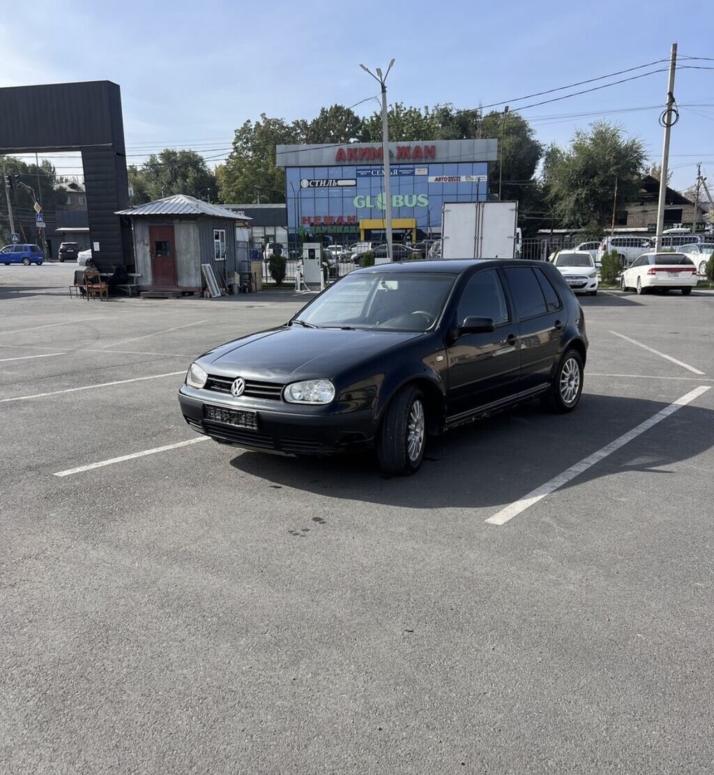 Volkswagen Golf: 2002 г., 1.6 л, Механика, Хэтчбэк: фото 1