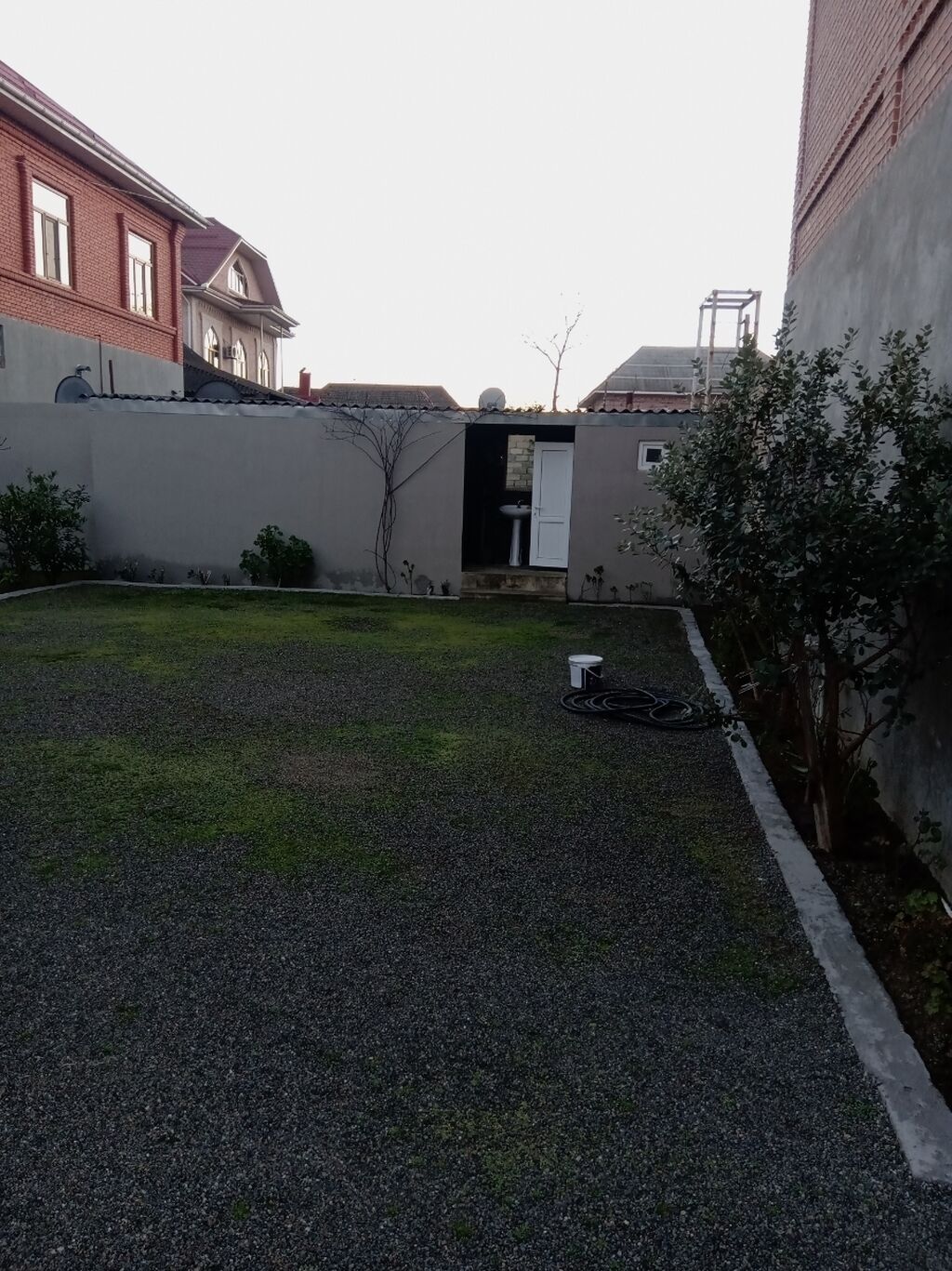 4 otaqlı, 200 kv. m, Yeni təmirli