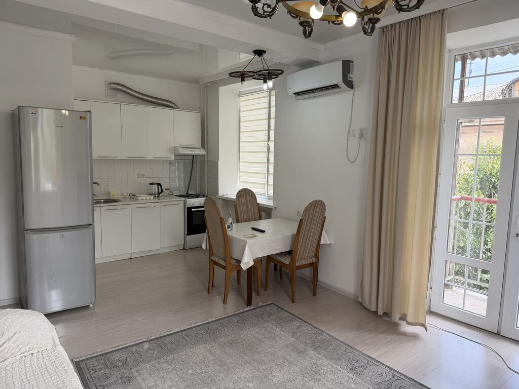 Студия, 45 м², Сталинка, 3 этаж, Евроремонт: фото 3