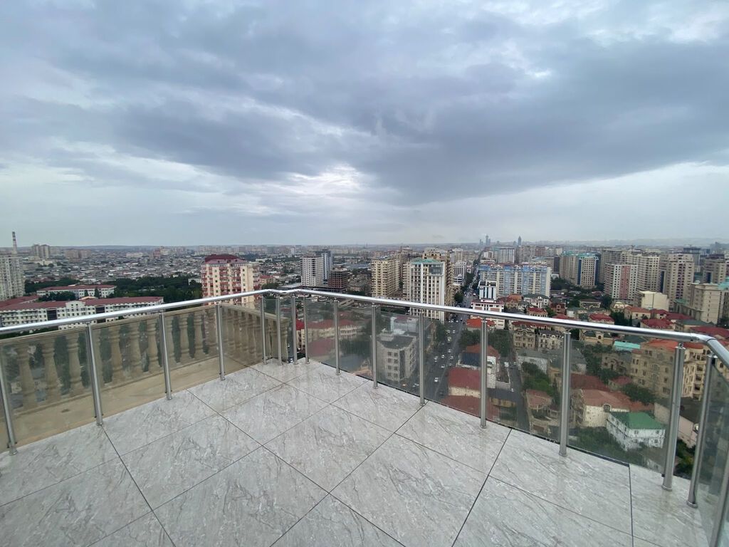 4 otaqlı, Yeni tikili, 220 kv. m