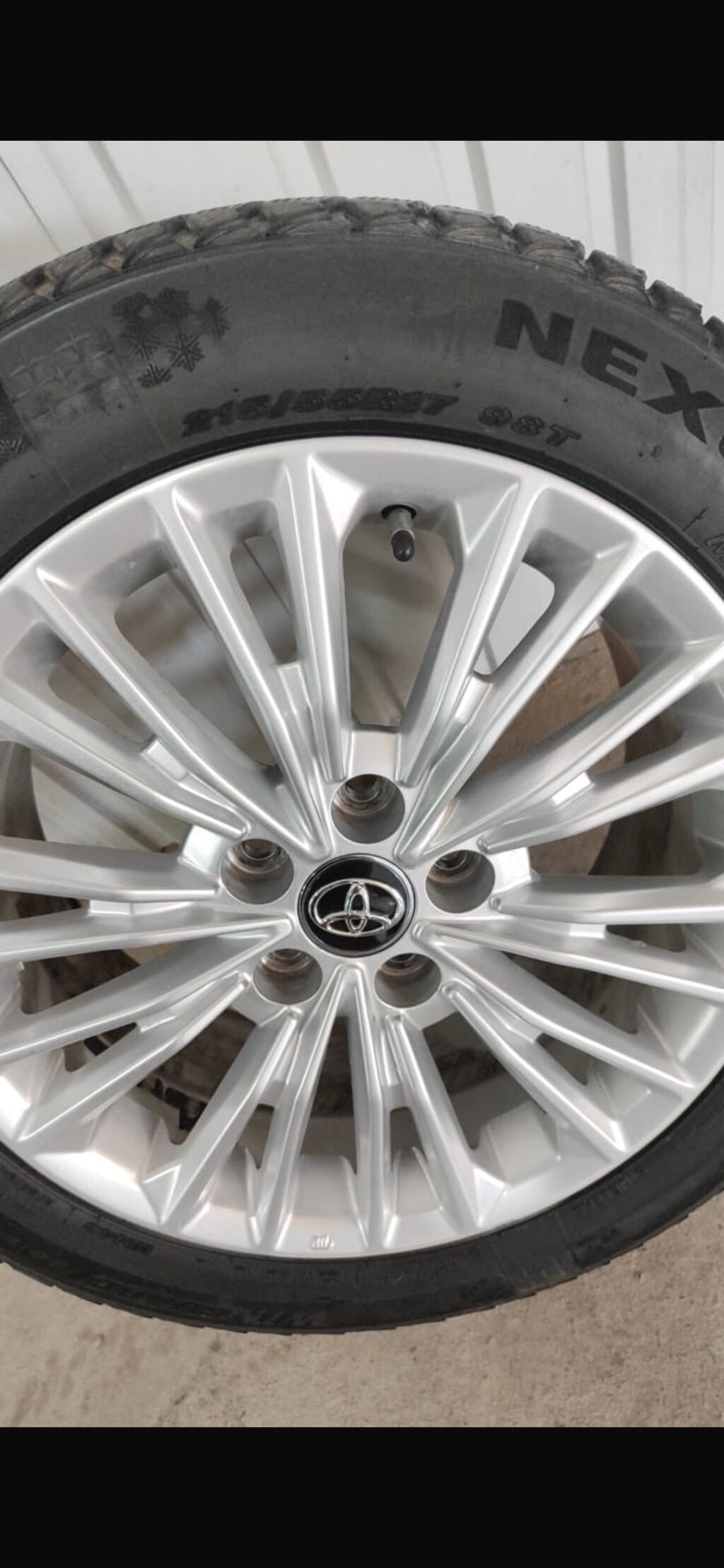 Комплект Оригинальные легкосплавные диски Toyota с зимними шинами 90%: фото 6