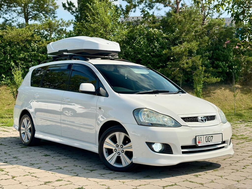 Toyota Ipsum: 2004 г., 2.4 л, Газ, Минивэн: фото 1