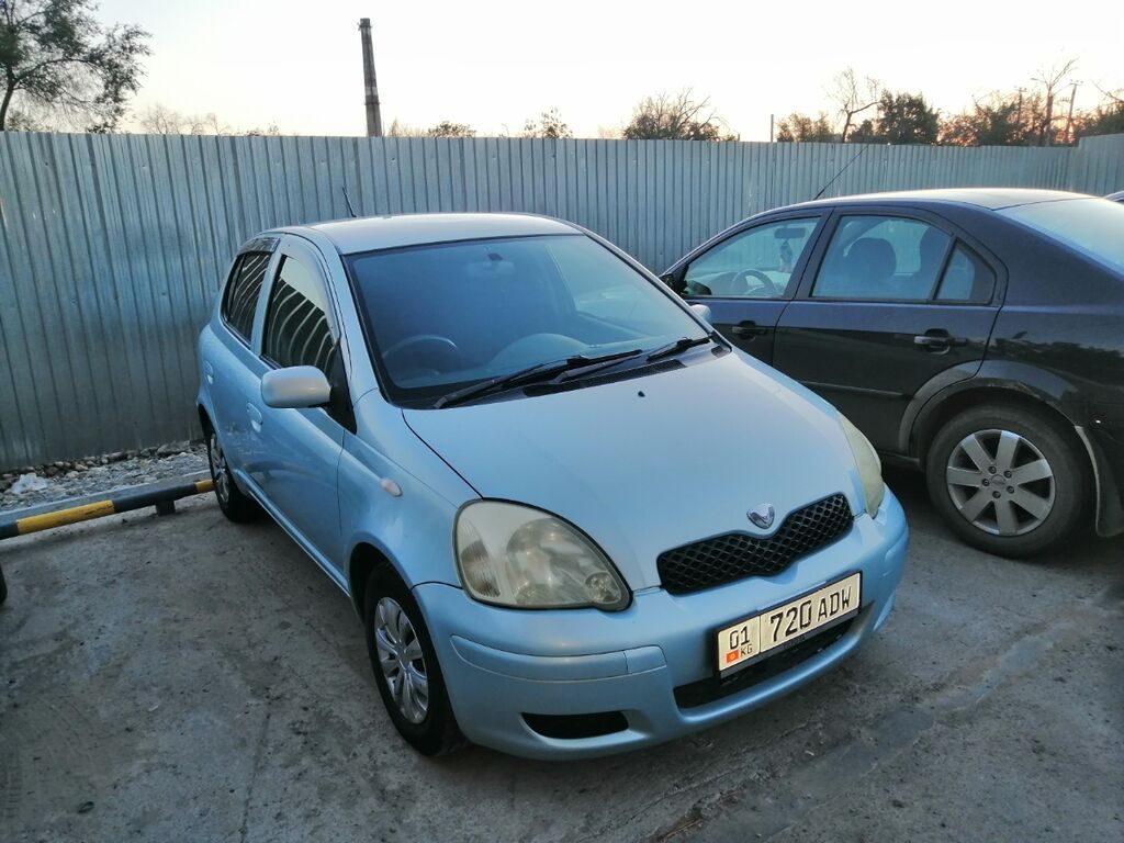 Toyota Vitz: 2003 г., 1.3 л, Автомат, Бензин, Хэтчбэк: фото 3