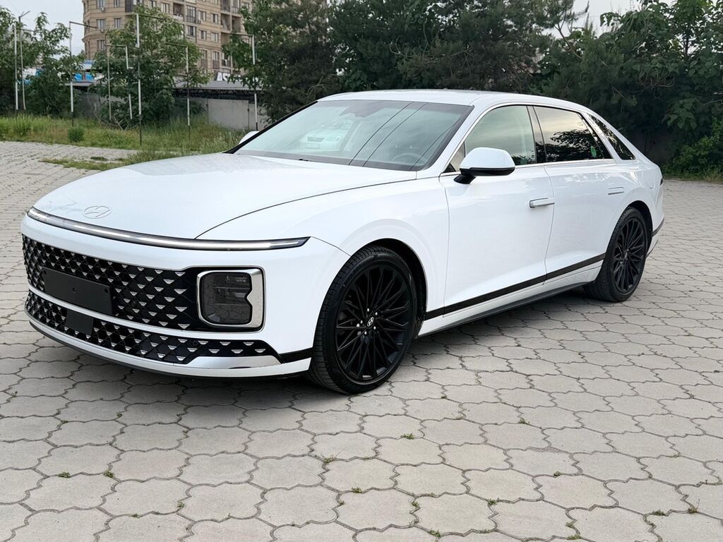Hyundai Grandeur: 2023 г., 3.5 л, Автомат, Газ, Седан — фото 2