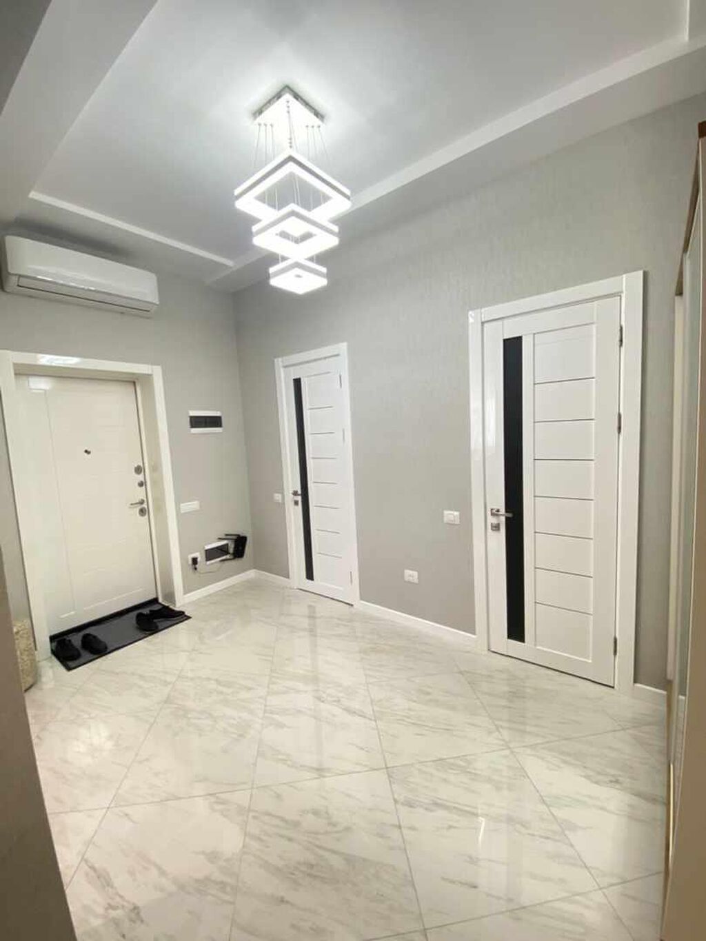 28 May metrosunun yaxınlığında 2 otaqlı mənzil kirayə verilir. 111 m²