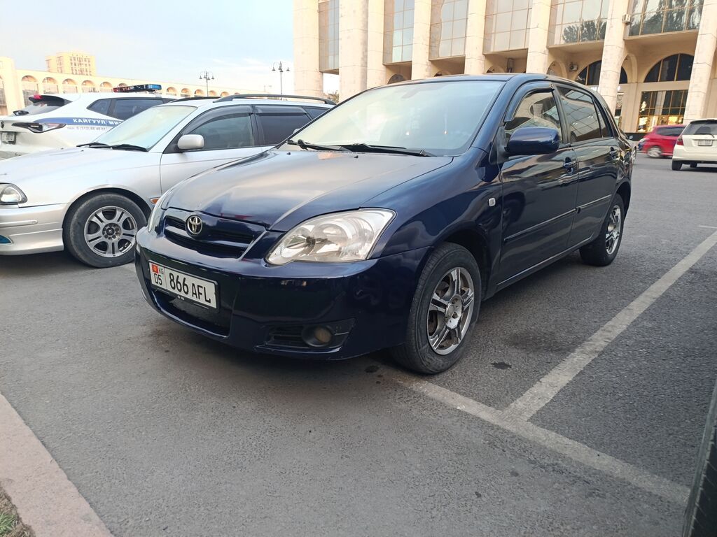 Toyota Corolla: 2005 г., 1.6 л, Автомат, Бензин, Хэтчбэк: фото 2