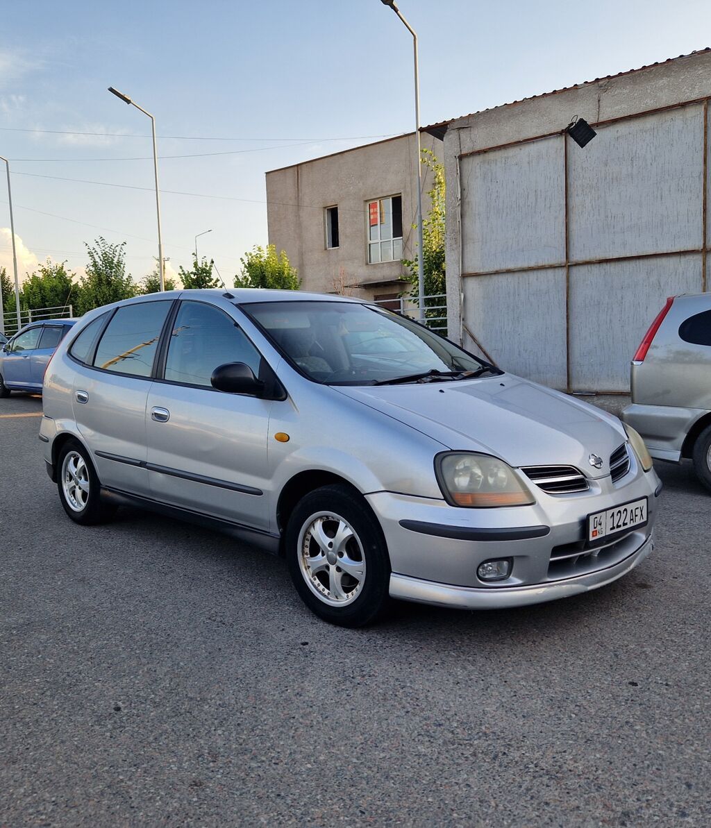Nissan Tino 2000 г., минивэн: фото 4