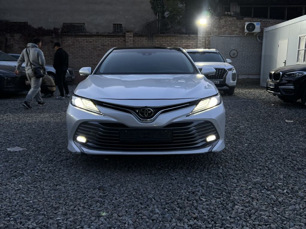 Toyota Camry: 2019 г., 2.5 л, Автомат, Бензин, Седан: фото 2