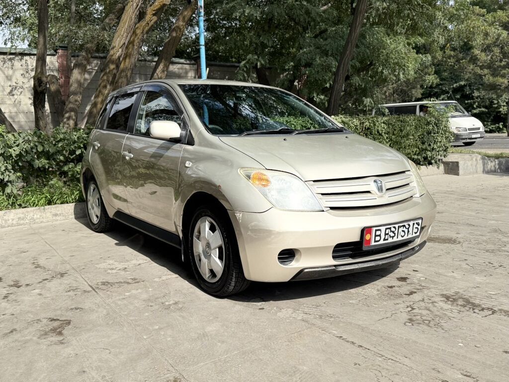 Toyota Ist: 2003 г., 1.3 л, Автомат, Бензин, Хэтчбэк: фото 2