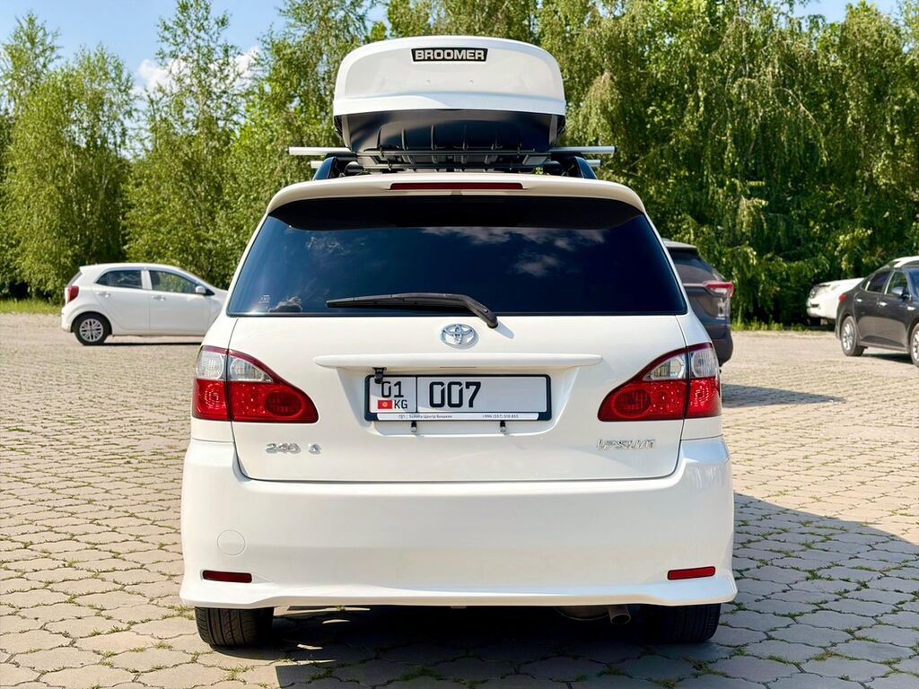 Toyota Ipsum: 2004 г., 2.4 л, Автомат, Бензин, Минивэн: фото 4