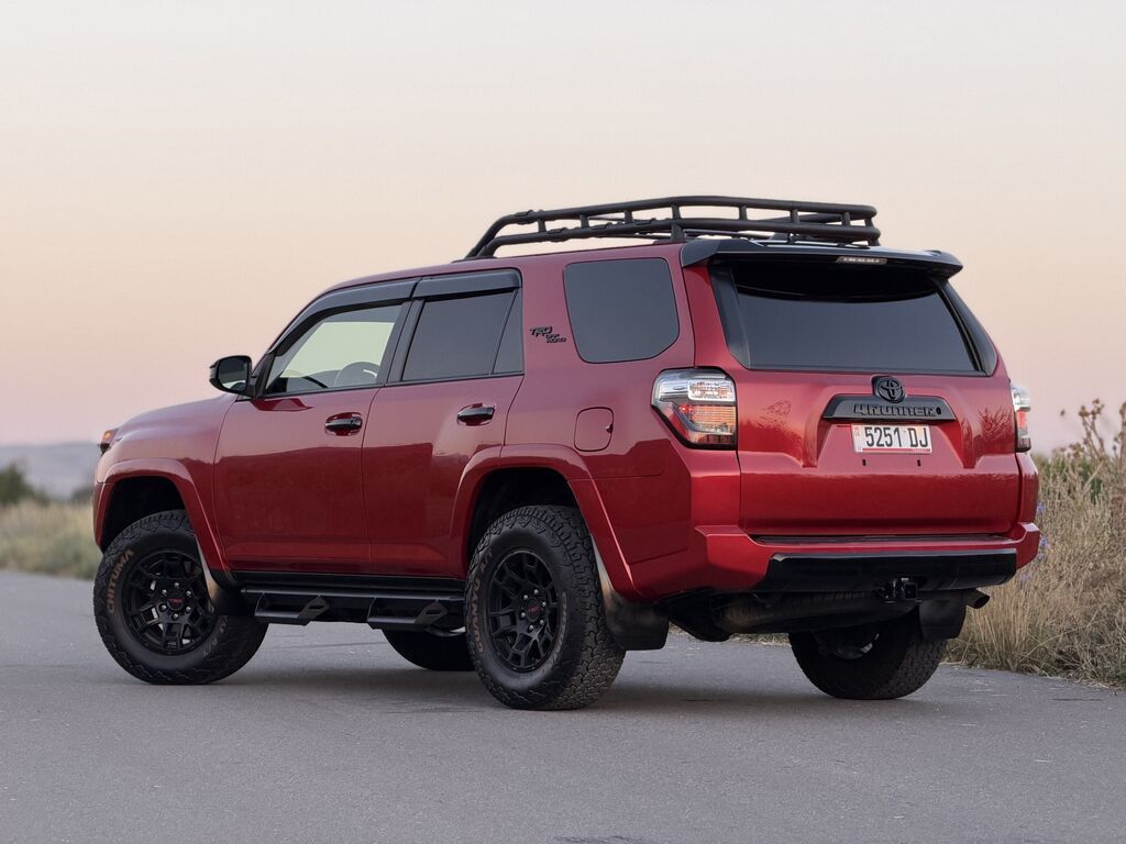 Toyota 4Runner: 2021 г., 4 л, Автомат, Бензин, Внедорожник: фото 5