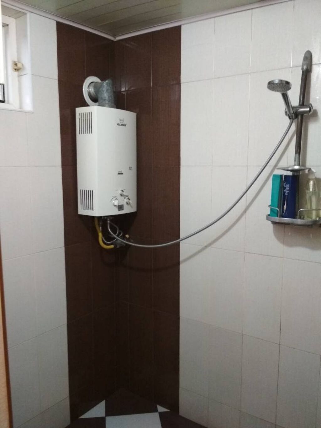 3 otaqlı, 135 kv. m, Orta təmir